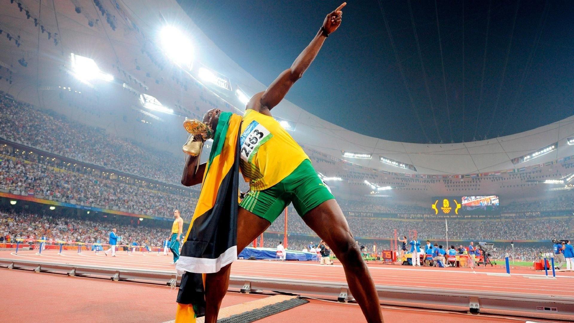 C罗梅开二度助球队逆转，传奇生涯再添辉煌篇章