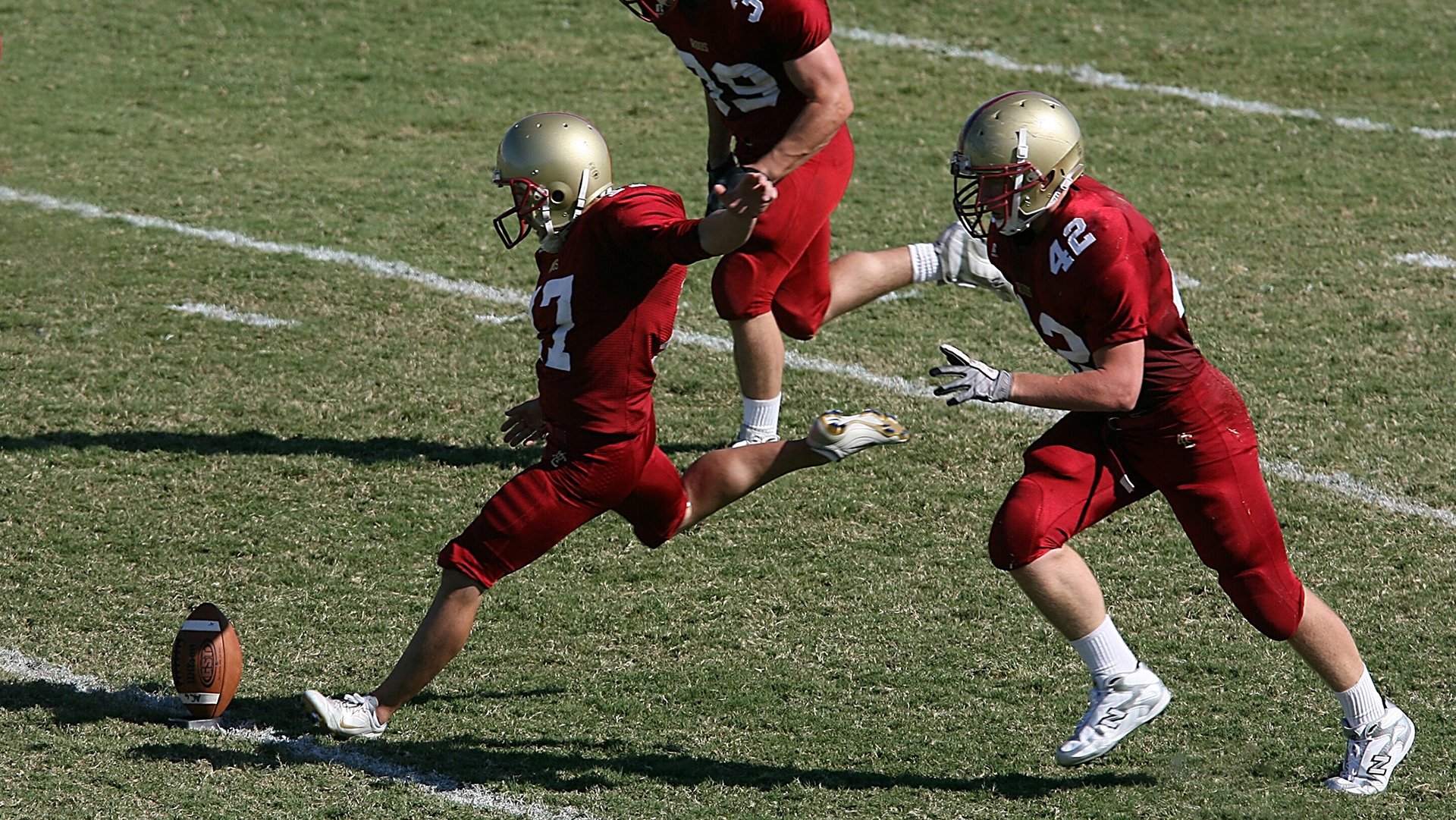 归化球员助力中国足球崛起，未来前景引热议