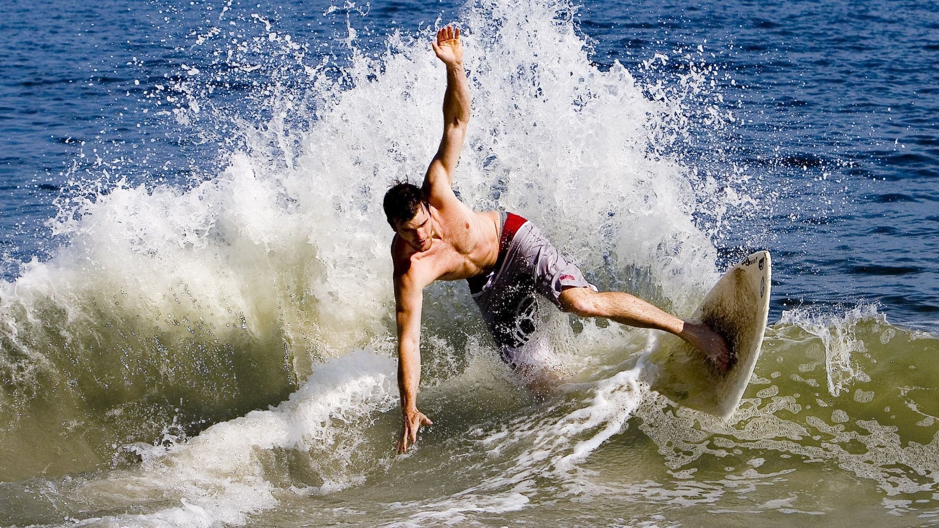 亚洲新星闪耀国际田联钻石联赛 男子110米跨栏再创佳绩